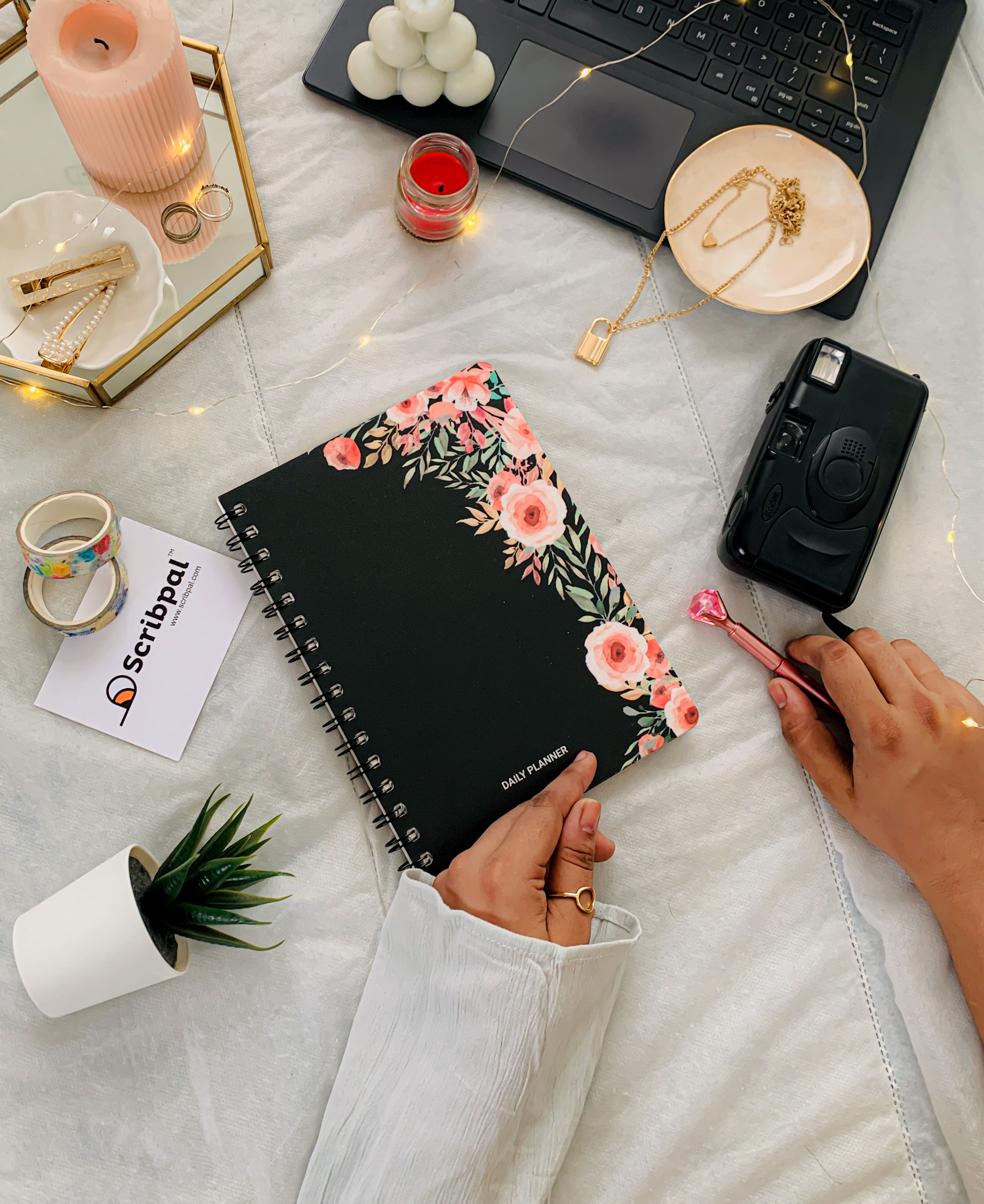 Black Floral - Undated Daily Planner